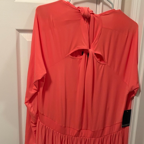 Eloquii PeachLong Sleeve Dress
NWT women’s size 20W
Beautiful neck back details - Picture 6 of 9